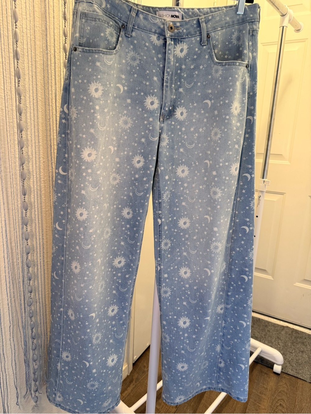 Fashion Nova Celestial Sun Moon Star Wide-Leg Jeans Size 13